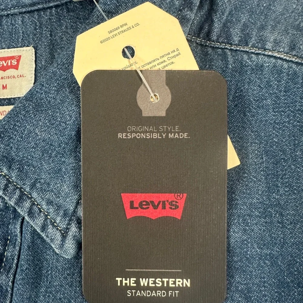 NWT Levis Denim Shirt Mens Medium Blue The Western Standard Fit Snap Button